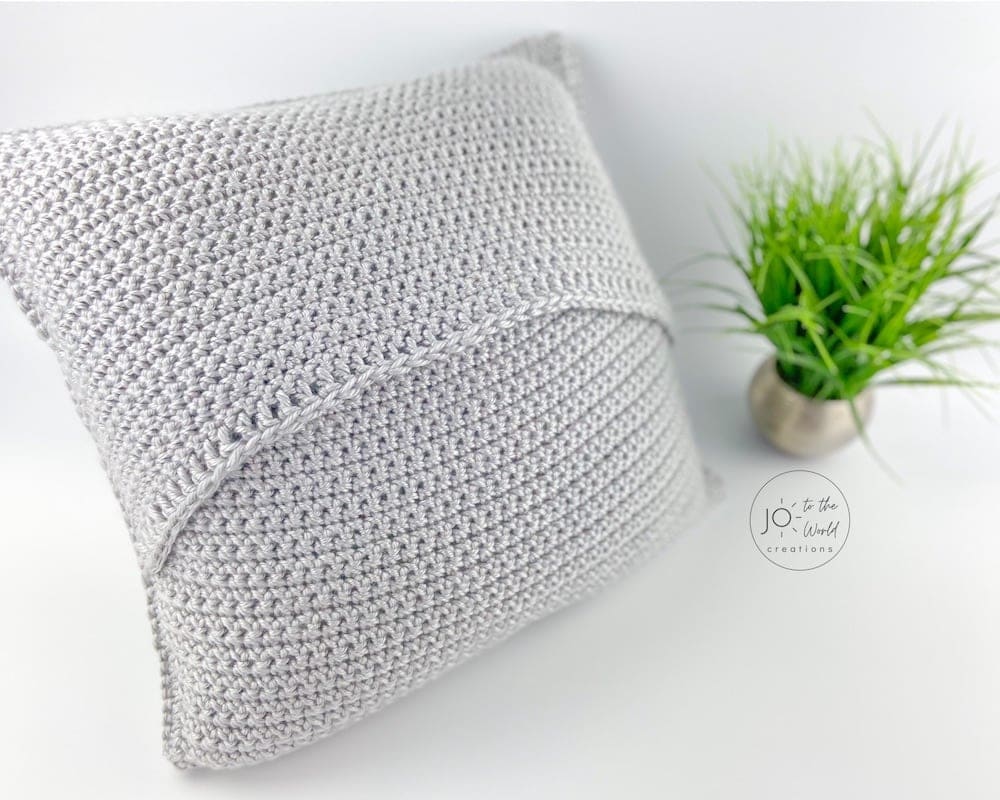 Back of Paw Print Pillow Cover Crochet Pattern