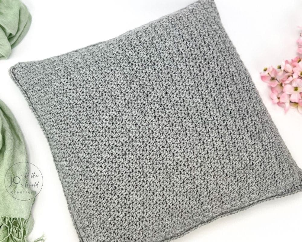 Crochet a pillow cover