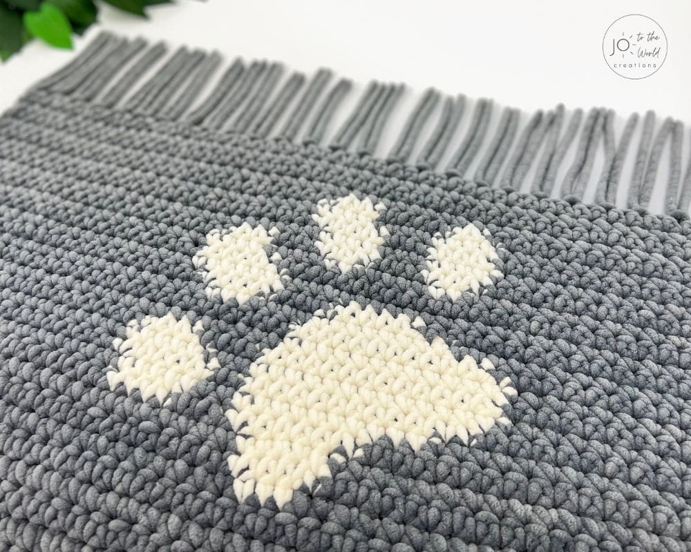 Paw print blanket crochet pattern