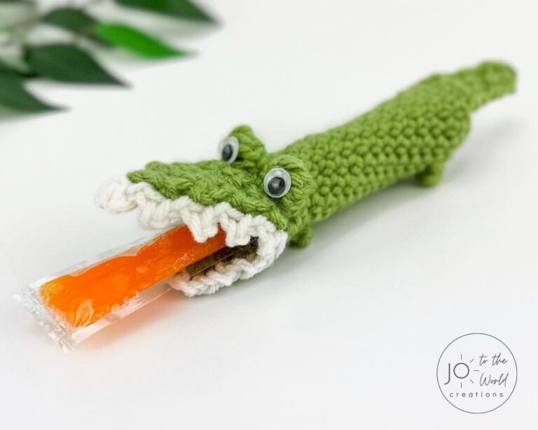 Crocodile Freeze Pop Holder – Free Crochet Pattern