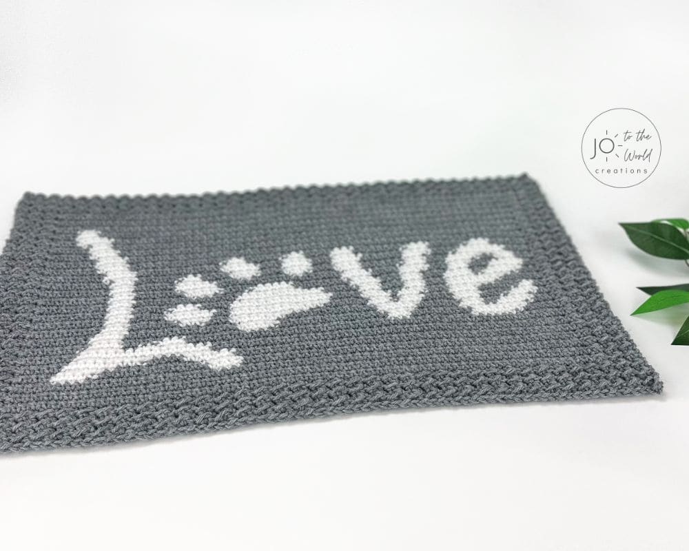 Crochet mat for pet water or food bowls