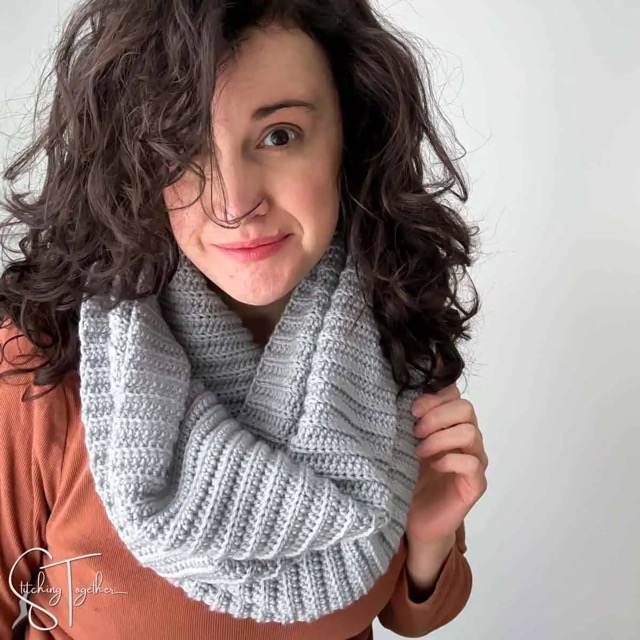 Ribbed Infinity Scarf 