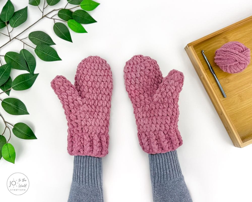 Crochet Super Bulky Mittens Pattern for Women