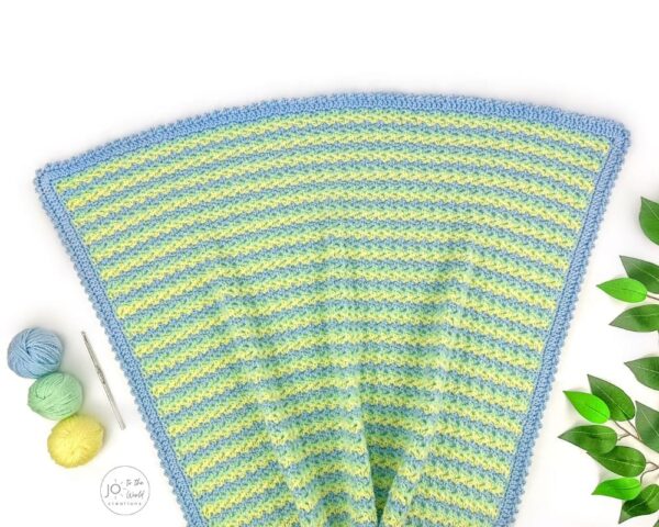 Crochet Blanket with Three Colors Pattern